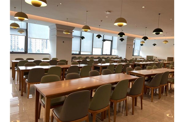 鴻粵榮達餐廳上新智能餐線