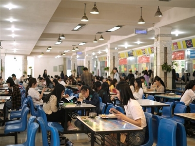 園區(qū)飯?zhí)贸邪? /></a></div>
                        <div   id=